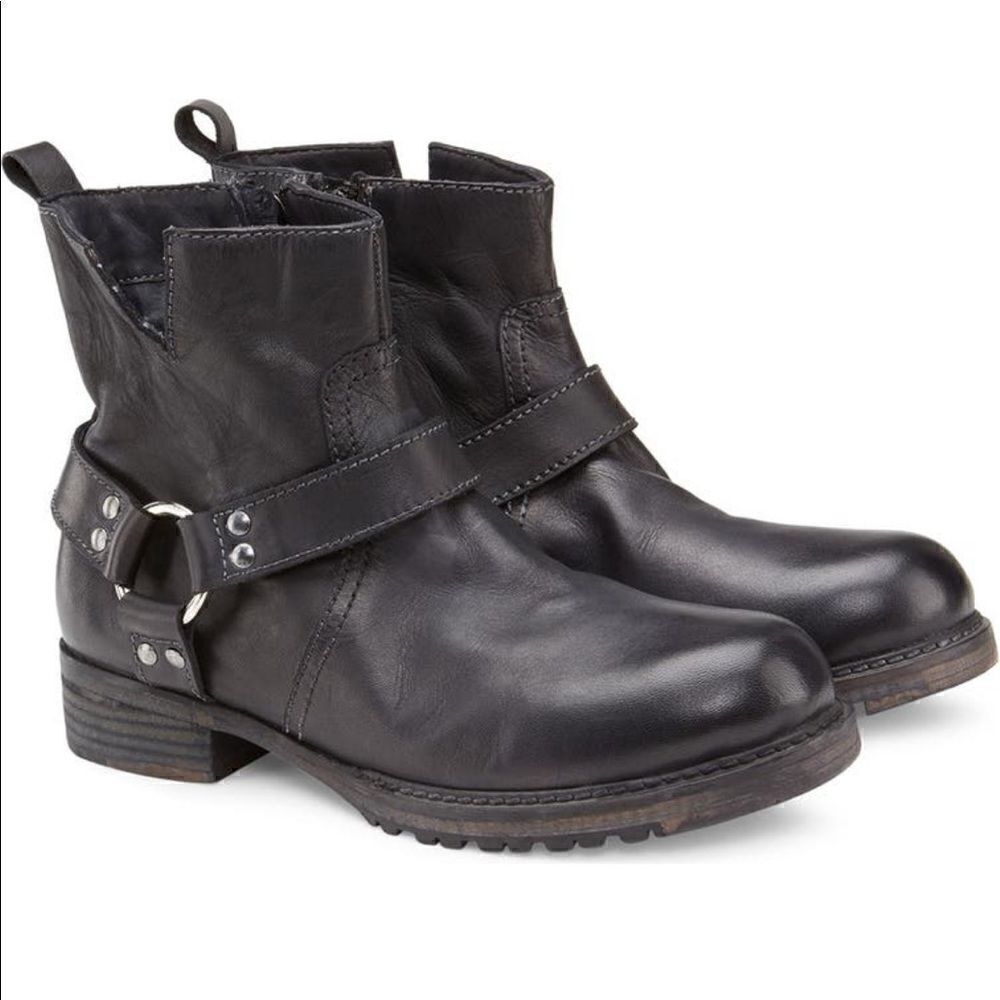 Vintage Foundry  Women’s Morgan biker leather boot in black size 6, NIB